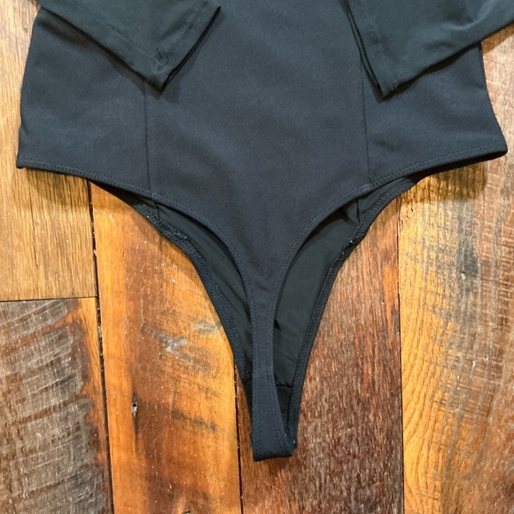 Abercrombie & Fitch Black Long Sleeve Bodysuit Women’s Size M Mock Neck - Picture 5 of 10